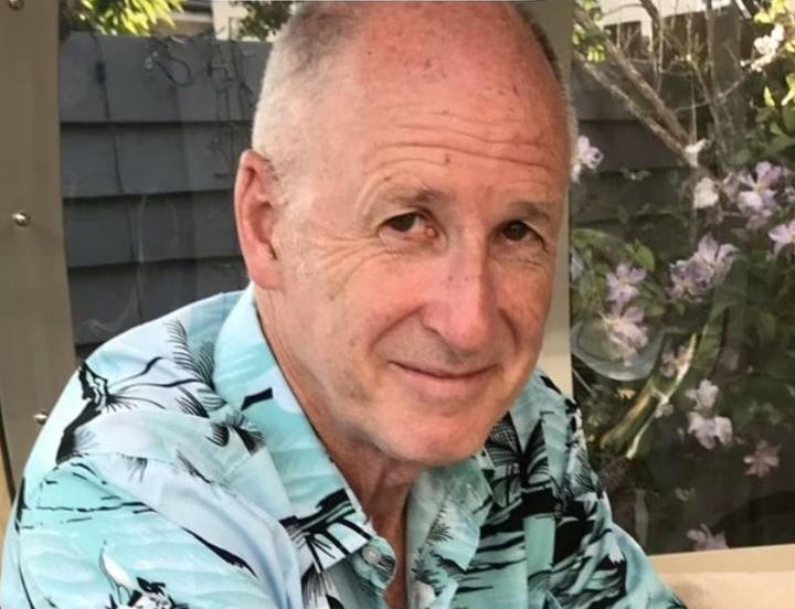 [서울=뉴시스] 영국에 거주하는 로니 해스턴(68)은 변비 증상으로 병원을 찾았다가 2주 뒤 골수암 진단을 받고 사망했다.(사진=데일리메일 캡처) 2025.05.27 *재판매 및 DB 금지