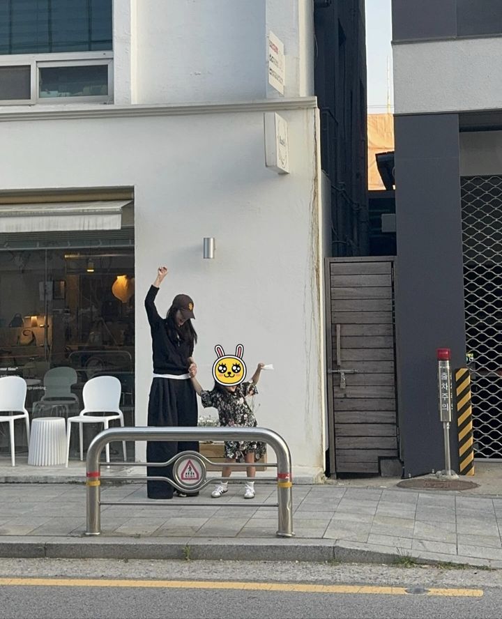 [서울=뉴시스] 최지우가 딸과의 일상을 공개했다. (사진=최지우 인스타그램 캡처) 2025.05.27. photo@newsis.com *재판매 및 DB 금지