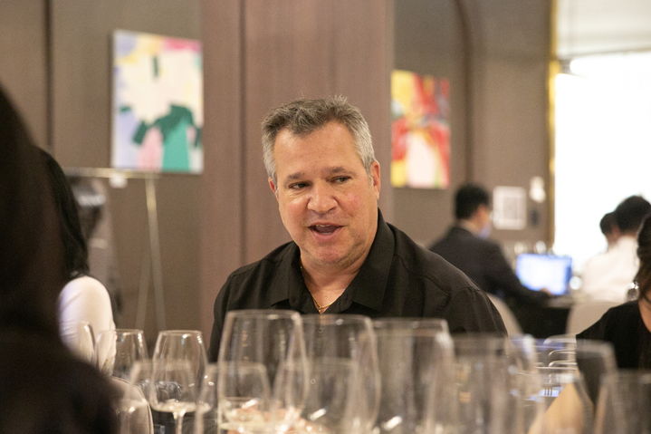 마커스 노타로 스택스 립 와인셀라 수석 와인메이커가 와인에 대해 설명하고 있다. (사진=아영FBC) *재판매 및 DB 금지