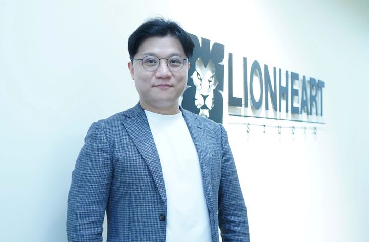 [서울=뉴시스] 라이온하트 스튜디오가 '오딘: 발할라 라이징'과 신규 개발 프로젝트 아트 고도화를 위해 오윤택(사진) 전 펄어비스 아트 총괄 디렉터를 최고아트책임자(CAO)로 영입했다고 27일 밝혔다. 2025.05.27. (사진=라이온하트 제공) *재판매 및 DB 금지