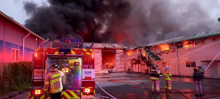 남양주시 화도읍 공장 화재 현장. (사진=남양주소방서 제공) photo@newsis.com *재판매 및 DB 금지