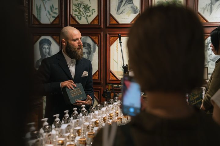 [서울=뉴시스] LF가 수입·판매하는 프랑스 뷰티 브랜드 '오피신 유니버셀 불리(불리)'가 향수 및 바디 제품을 넘어 일상 전반을 아우르는 뷰티 라이프스타일 브랜드로 도약한다고 28일 밝혔다. (사진=LF 제공) *재판매 및 DB 금지