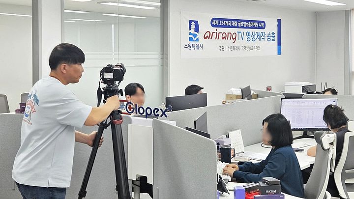 [수원=뉴시스] 홍보영상 촬영. (사진=수원시 제공) 2025.05.28. photo@newsis.com *재판매 및 DB 금지