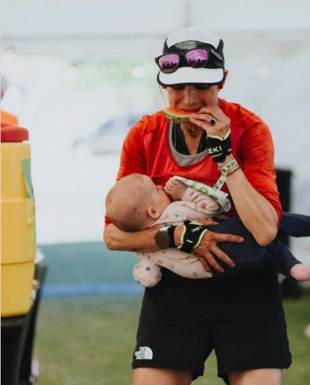 [뉴시스]지난 25일(현지 시각) abc방송 등 호주 매체에 따르면 최근 출산을 한 인권 변호사인 스테파니 케이스는 웨일스에서 열린 영국 최대 규모 울트라 마라톤인 '울트라 트레일 스노도니아 레이스'에서 정상에 올랐다. (사진=인스타그램 peigneeverticale) *재판매 및 DB 금지