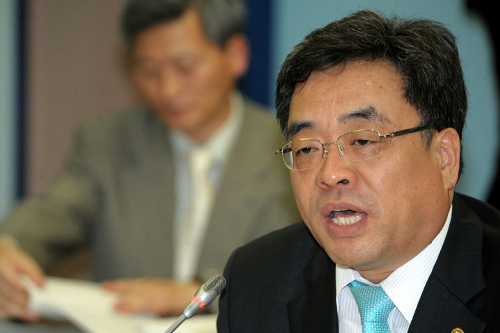 [서울=뉴시스] 정순갑 전임 기상청장.뉴시스DB.photo@newsis.com&nbsp; *재판매 및 DB 금지