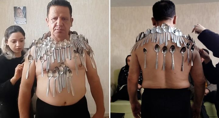 [서울=뉴시스] 이란의 아볼파즐 사베르 모크타리(54)는 올해 1월 '몸 위에 숟가락 균형있게 붙이기' 분야에서 세계 신기록을 달성했다. (사진=기네스 세계 기록 캡처) 2025.05.28 *재판매 및 DB 금지