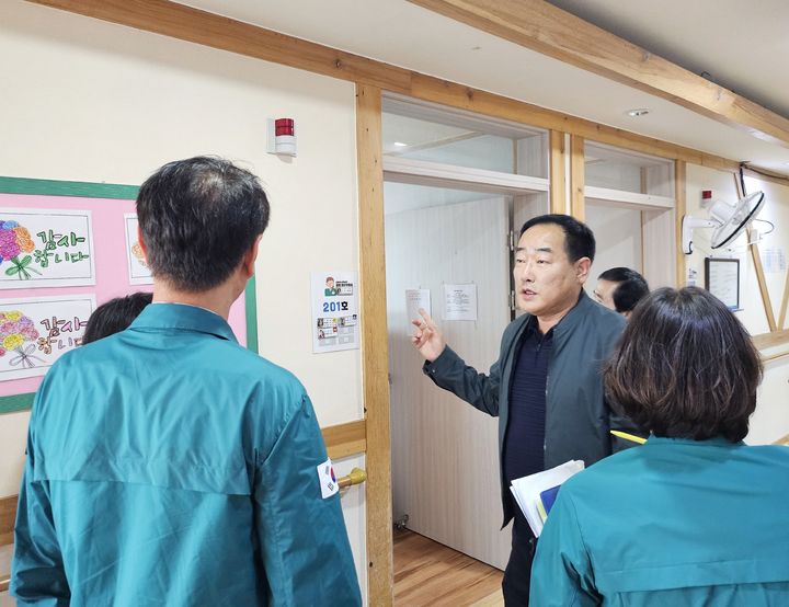 [함양=뉴시스] 지리산 노인요양원 현장 점검 (사진=함양군 제공) 2025. 05. 28. photo@newsis.com *재판매 및 DB 금지