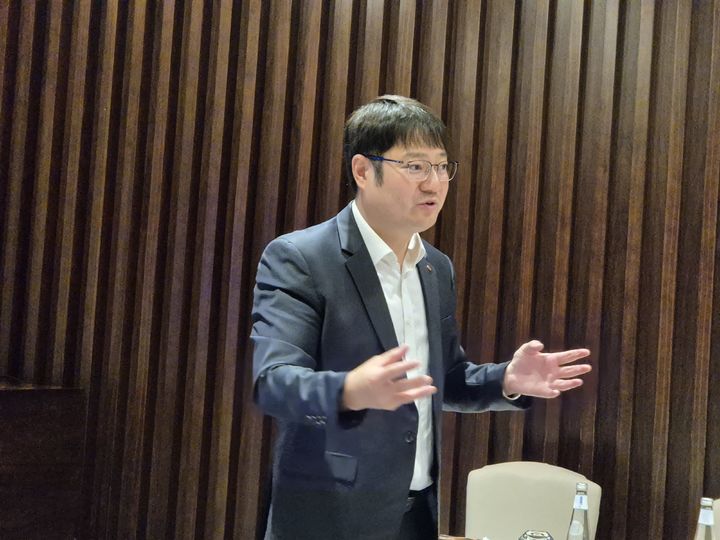 [리야드=뉴시스]이광호 한전 중동지사장이 중동지역 사업현황을 발표하고 있다.(사진=산업통상자원부 공동취재단 제공) *재판매 및 DB 금지