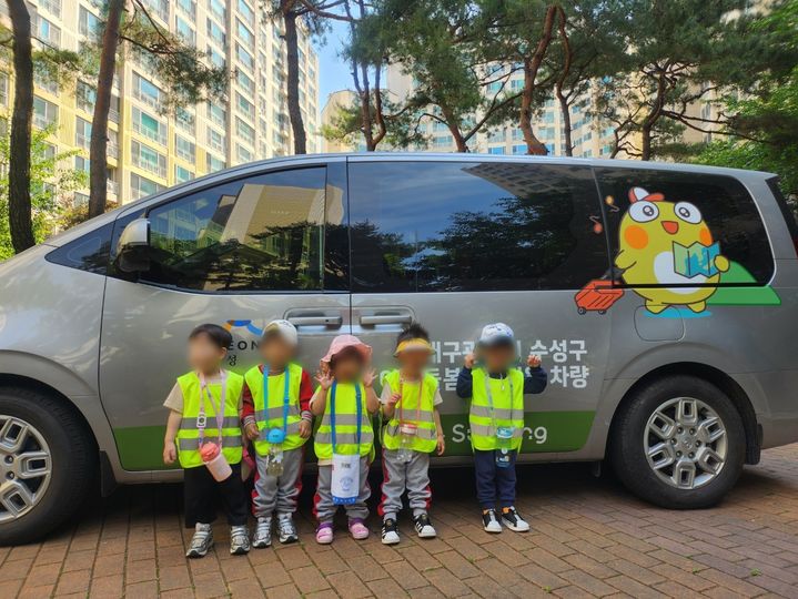 [대구=뉴시스] 대구시 수성구의 아이돌봄시설 현장 체험활동에 참가한 아동들. 뉴시스DB. 2025.10.02. photo@newsis.com *재판매 및 DB 금지