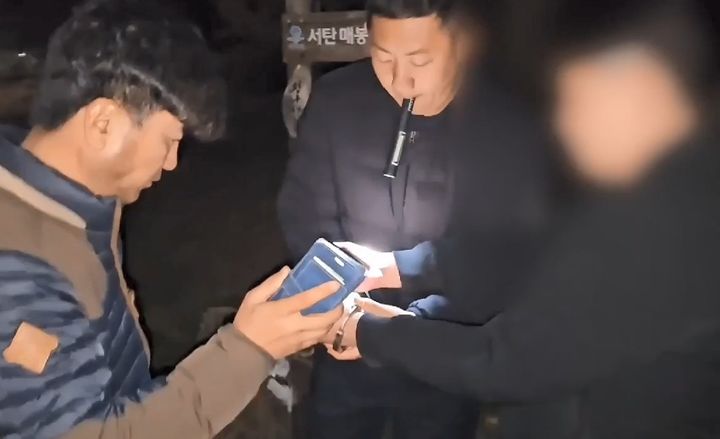 마약을 구매하러 온 중국인을 검거하는 모습. (사진=경기남부경찰청 제공) *재판매 및 DB 금지