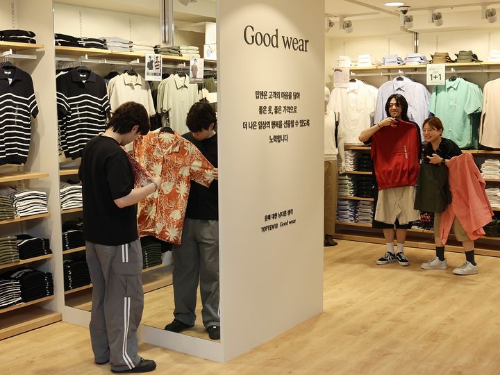 [대구=뉴시스] 롯데백화점 대구점은 '영컬처관'을 새롭게 리뉴얼 오픈하며 젊은 고객층의 발길을 사로잡기 위한 대대적인 변신을 꾀한다. (사진 = 롯데백화점 제공) 2025.05.29. photo@newsis.com *재판매 및 DB 금지