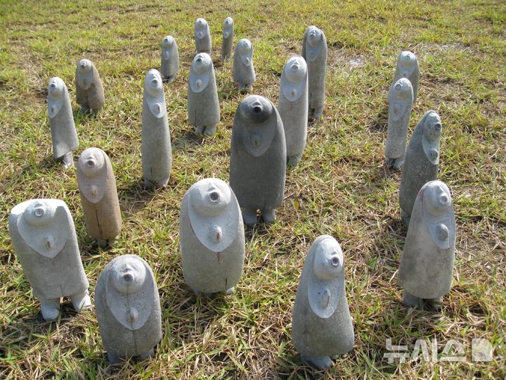 [용인=뉴시스]박찬갑 作 'Who am I'(사진=권숙자 안젠리미술관 제공)2025.05.29.photo@newsis.com