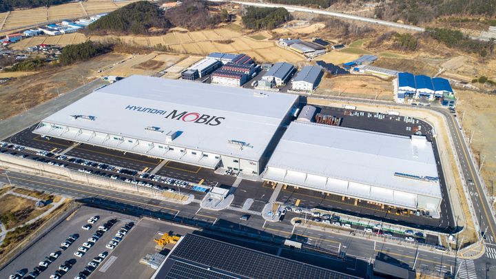 [서울=뉴시스] 경북 경주시 명계3일반산업단지에 들어선 현대모비스 영남물류센터 전경. (사진=현대모비스 제공) 2025.05.29 photo@newsis.com *재판매 및 DB 금지