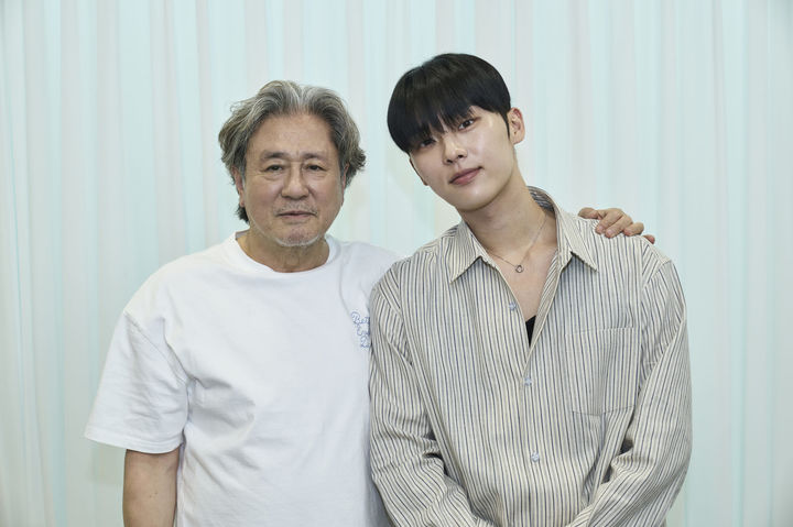 [서울=뉴시스] 최민식, 최현욱. (사진=넷플릭스 제공) 2025.05.29 photo@newsis.com&nbsp;&nbsp; *재판매 및 DB 금지