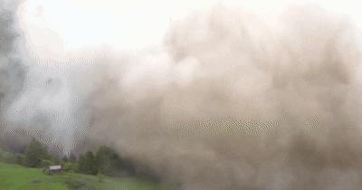 [뉴시스]스위스에서 빙하가 무너지며 산사태가 발생했다. (사진=BBC) 2025.5.29&nbsp;&nbsp;&nbsp;&nbsp;&nbsp;&nbsp;&nbsp; *재판매 및 DB 금지 *재판매 및 DB 금지