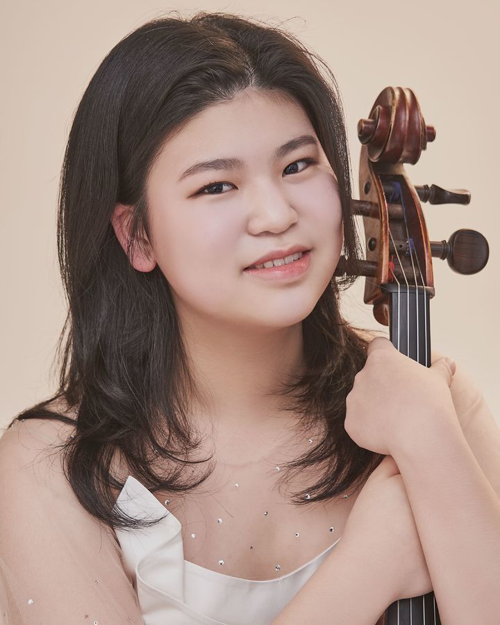 [서울=뉴시스] 첼리스트 이새봄. (사진=금호문화재단 제공) 2025.05.29. photo@newsis.com *재판매 및 DB 금지