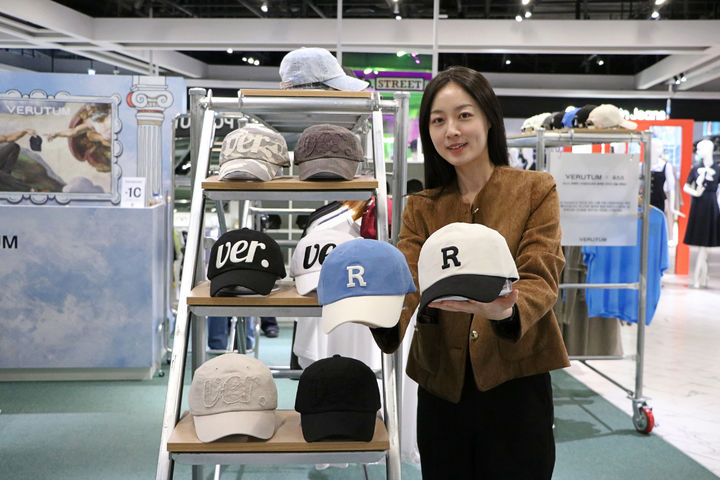 [대구=뉴시스] 대구 신세계백화점은 '베루툼(VERUTUM)' 팝업스토어를 운영한다. (사진 = 대구 신세계백화점 제공) 2025.05.29. photo@newsis.com *재판매 및 DB 금지