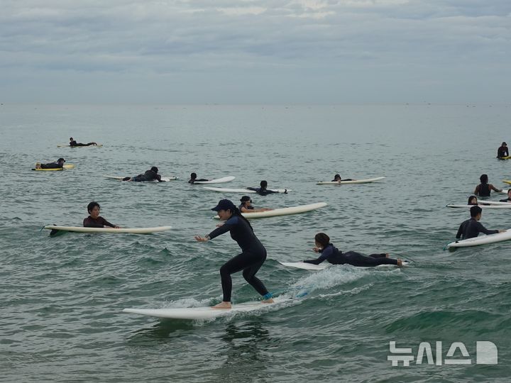 [서울=뉴시스] 낙산사 서핑템플스테이 (사진=대한불교조계종 낙산사 제공0 2025.05.29. photo@newsis.com낙산사