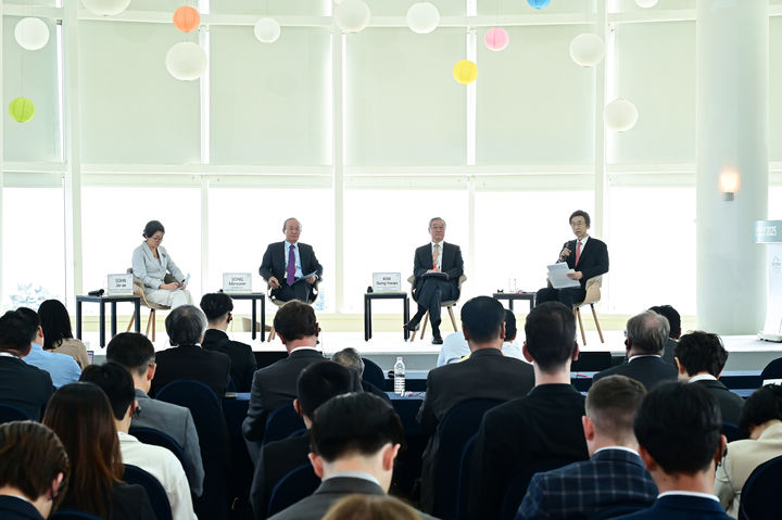 [서울=뉴시스]제주포럼 역대 외교장관 대담 세션. (사진=제주포럼 제공) 2025.05.29 *재판매 및 DB 금지