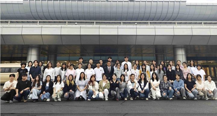 [서울=뉴시스]지난 27일 평양에 도착한 중국 유학생들. (출처=평양 주재 중국 대사관, NK 뉴스에서 재인용) 2025.5.30. *재판매 및 DB 금지