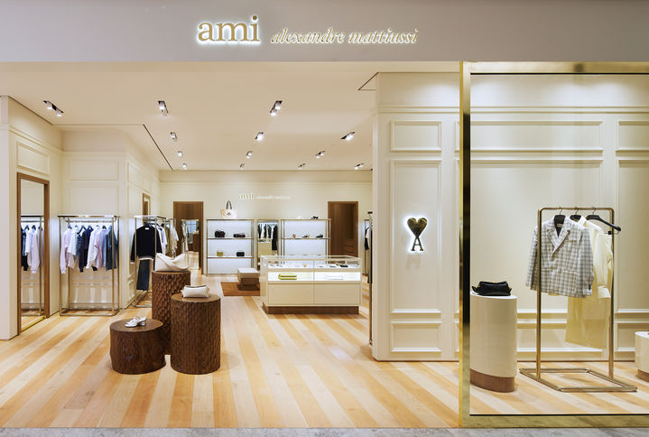 [서울=뉴시스]삼성물산 패션부문이 전개하는 프랑스 브랜드 아미(AMI)는 신세계백화점 사우스시티에 여성 매장을 열었다고 30일 밝혔다.(사진=삼성물산 제공) *재판매 및 DB 금지