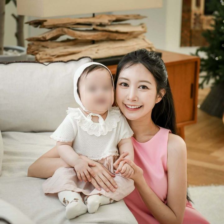 [서울=뉴시스] 미우라 아야네 딸(왼쪽)·미우라 아야네 (사진=미우라 아야네 인스타그램 캡처) 2025.05.30. photo@newsis.com *재판매 및 DB 금지