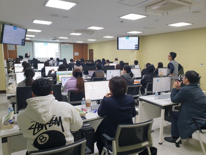 [대구=뉴시스] 대구시교육청은 2025년 디지털 기반 교육혁신 역량 강화 연수 평가에서 '최우수' 등급을 받았다. (사진 = 대구광역시교육청 제공) 2025.05.30. photo@newsis.com *재판매 및 DB 금지