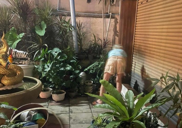 [뉴시스] 태국의 인기 관광지 푸켓의 한 식당 주인이 반복되는 관광객들의 무단 배변 문제에 공중화장실 설치를 요구하고 나섰다. (사진=판나탓 아사와피탁촌 페이스북) *재판매 및 DB 금지