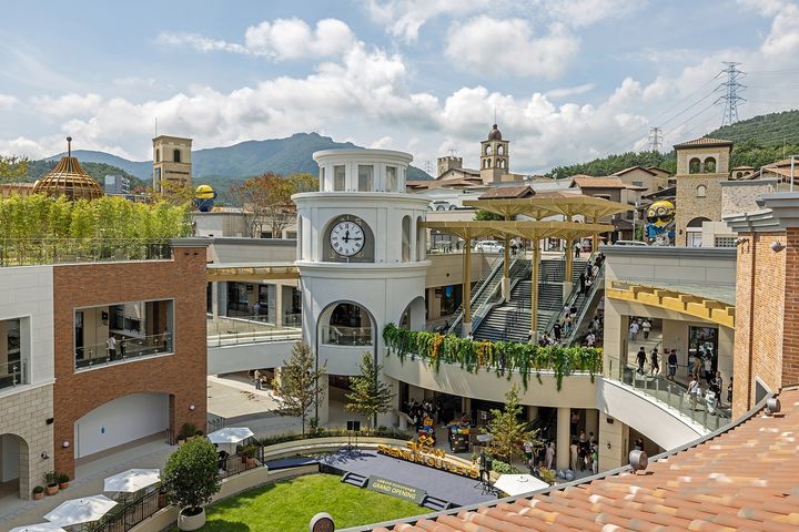 [서울=뉴시스] 신세계사이먼 부산 프리미엄 아웃렛 '사우스 플라자' 전경(사진=신세계사이먼 제공) *재판매 및 DB 금지