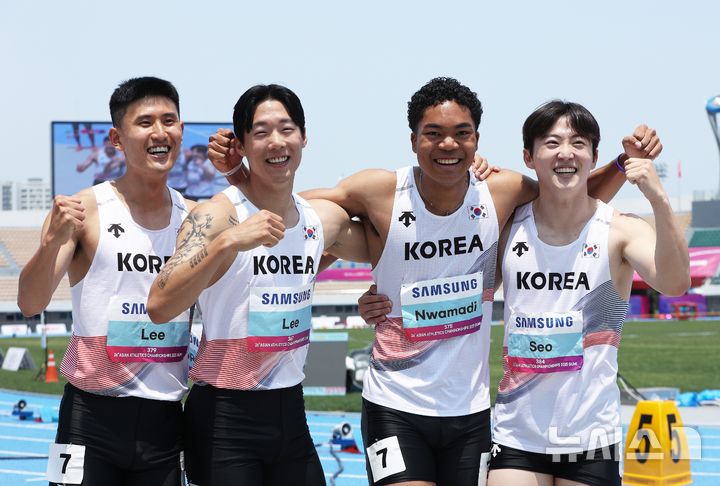 [서울=뉴시스] 한국 육상 남자 400m 계주 대표팀. (사진=대한육상연맹 제공) *재판매 및 DB 금지