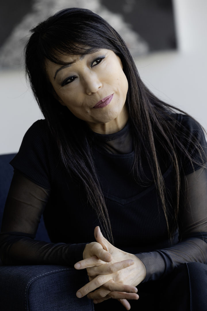 [통영=뉴시스] 신정철 기자= 통영국제음악제의 홍보대사이자 상주악단인 TIMF앙상블이 LA 필하모닉 오케스트라의 초청으로 월트 디즈니 콘서트홀 무대에 오른다. LA 필하모닉이 로스앤젤레스 현지 시각으로 오는 6월 3일 저녁 8시, 한국 클래식 음악인을 집중 조명하는 ‘서울 페스티벌’을 공연한다. 사진은 ‘서울 페스티벌’ 전체를 기획한 세계적인 작곡가이자 통영국제음악제 예술감독인 진은숙 작곡가 모습.(사진=통영국제음악재단 제공).2025.05.30. photo@newsis.com *재판매 및 DB 금지