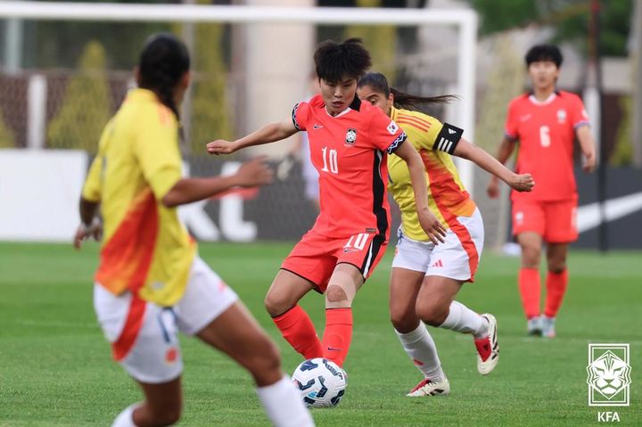 [서울=뉴시스] 콜롬비아전에 나선 한국 여자축구 대표팀의 지소연. (사진=대한축구협회 제공) 
