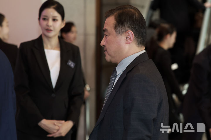 [서울=뉴시스] 정병혁 기자 = 노태문 삼성전자 DX부문장 직무대행이 30일 서울 중구 신라호텔에서 열린 2025년 삼성호암상 시상식에 참석하고 있다. 2025.05.30. jhope@newsis.com