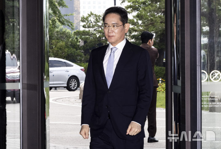 [서울=뉴시스] 정병혁 기자 = 이재용 삼성전자 회장이 30일 서울 중구 신라호텔에서 열린 2025년 삼성호암상 시상식에 참석하고 있다. 2025.05.30. jhope@newsis.com
