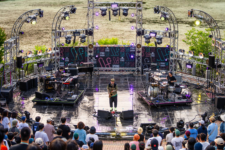 [서울=뉴시스] 토모아키 바바 라이더스. (사진 = 프라이빗 커브 제공) 2025.05.31. photo@newsis.com *재판매 및 DB 금지