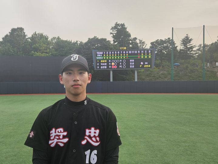 31일 서울 신월야구장에서 벌어진 2025 고교야구 주말리그 후반기 서울디자인고와의 경기에 선발 등판해 무사사구 노히트 노런을 기록한 장충고 손민서. 2025.05.31. (사진=대한야구소프트볼협회 제공) *재판매 및 DB 금지