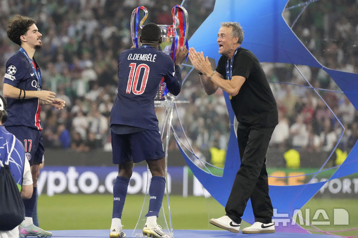 [뮌헨=AP/뉴시스] 프랑스 프로축구 리그앙 파리 생제르맹(PSG)의 루이스 엔리케 감독. 2025.05.31.