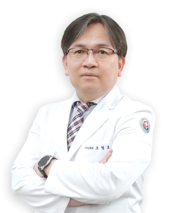 [광주=뉴시스] 전남대학교병원은 이비인후과 조형호 교수가 제44회 스승의 날을 맞아 교육 발전 기여 공로를 인정받아 교육부 장rhks 표창을 받았다고 1일 밝혔다. (사진=전남대병원 제공) 2025.06.01. photo@newsis.com *재판매 및 DB 금지