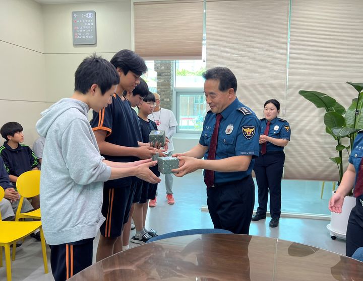 [광주소식]북구, 지역 특산물 지산딸기 수확 체험 등