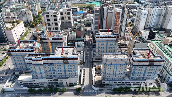 [서울=뉴시스]광주광역시 센테니얼 아이파크(구 화정아이파크) 공사 현장. 2025.10.05. (사진 = HDC현산 제공) photo@newsis.com