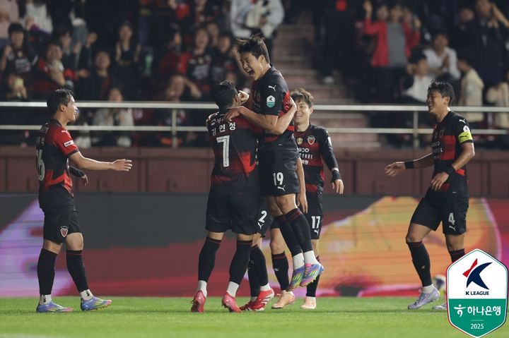 [서울=뉴시스] 프로축구 K리그1 포항 스틸러스의 이호재. (사진=한국프로축구연맹 제공) 