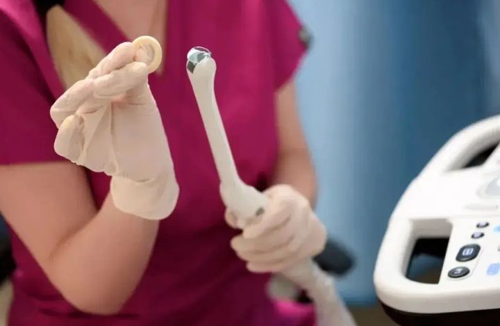 [서울=뉴시스]중국 장쑤성 쑤저우시 시립병원에서 복부 초음파 검사가 아닌 질 초음파 검사를 받게 되는 황당한 사건이 벌어졌다.(사진=baidu 갈무리) *재판매 및 DB 금지