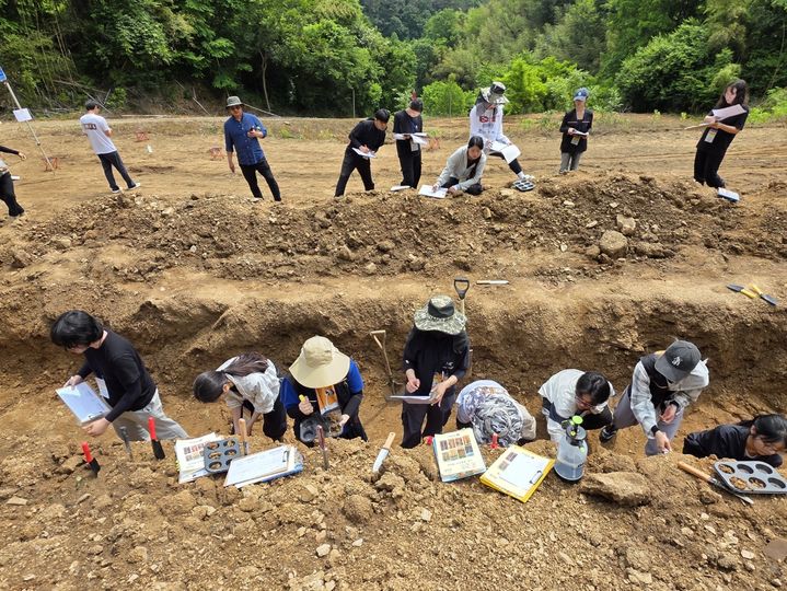 [세종=뉴시스] 농촌진흥청은 지난달 31일 경남 진주시 경상국립대학교에서 '제11회 토양조사 경진대회'를 열었다고 2일 밝혔다. (사진=농진청 제공) 2025.06.02. photo@newsis.com *재판매 및 DB 금지