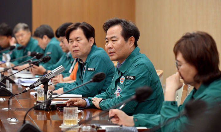 [안동=뉴시스] 김학홍 경북도 행정부지사가 2일 오전 확대간부회의를 주재하고 있다. (사진=경북도 제공) 2025.06.02. photo@newsis.com *재판매 및 DB 금지