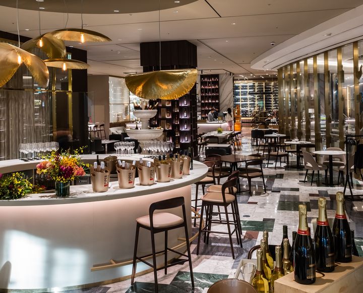 [서울=뉴시스]롯데백화점은 서울 롯데에비뉴엘 잠실점 6층에 '와인 페어링’을 전문으로 하는 와인 다이닝 '더 페어링(The Pairing)'을 오픈했다고 3일 밝혔다.(사진=롯데백화점 제공) *재판매 및 DB 금지