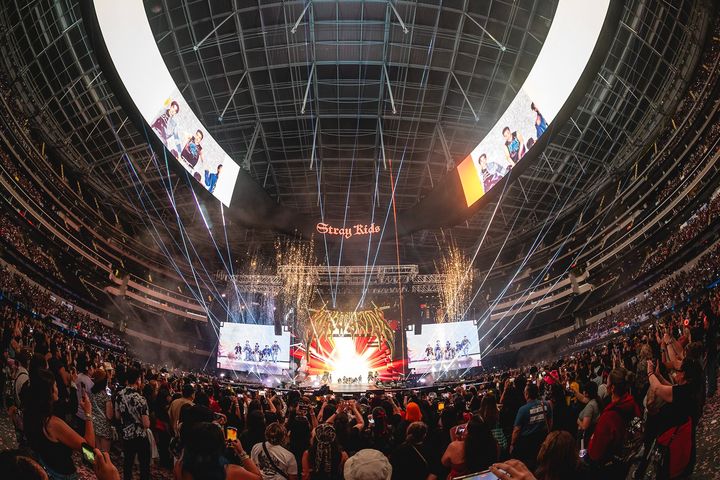 [서울=뉴시스] 그룹 '스트레이 키즈'는 지난달 31일과 6월1일(현지시간) LA 소파이 스타디움에서 월드투어 '도미네이트'(dominATE) 일환 단독 공연을 열었다. (사진=JYP엔터테인먼트 제공) 2025.06.03 photo@newsis.com&nbsp; *재판매 및 DB 금지