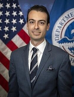 [서울=뉴시스]도널드 트럼프 미 대통령이 지난주 특별검사실 책임자로 지명한 폴 인그라시아. 그는 나치의 유대인 학살을 부정하고 백인우월주의자를 칭손한 인물이다. (출처=미 국토안보부 홈페이지) 2025.6.4.&nbsp; *재판매 및 DB 금지