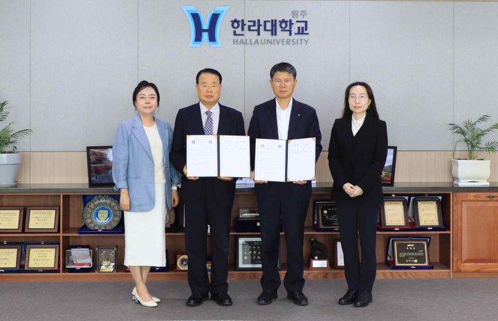 우즈베키스탄 소재 한국국제대학교(KIUF)와 복수학위 운영 확대 업무협약(MOA) 모습. *재판매 및 DB 금지