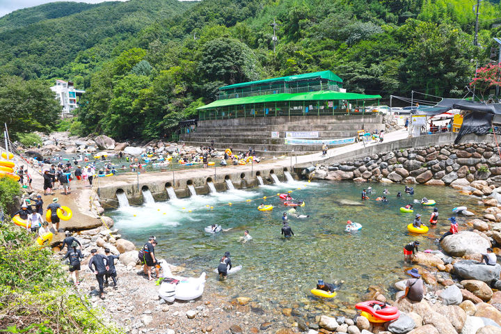 [산청=뉴시스] 산청군 시천면 내대 계곡&nbsp; (사진=산청군 제공) 2025. 06. 04. photo@newsis.com&nbsp;&nbsp; *재판매 및 DB 금지