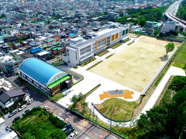 [대구=뉴시스]대명중 그린스마트스쿨로 새롭게 탈바꿈(사진=대구시교육청 제공) photo@newsis.com *재판매 및 DB 금지